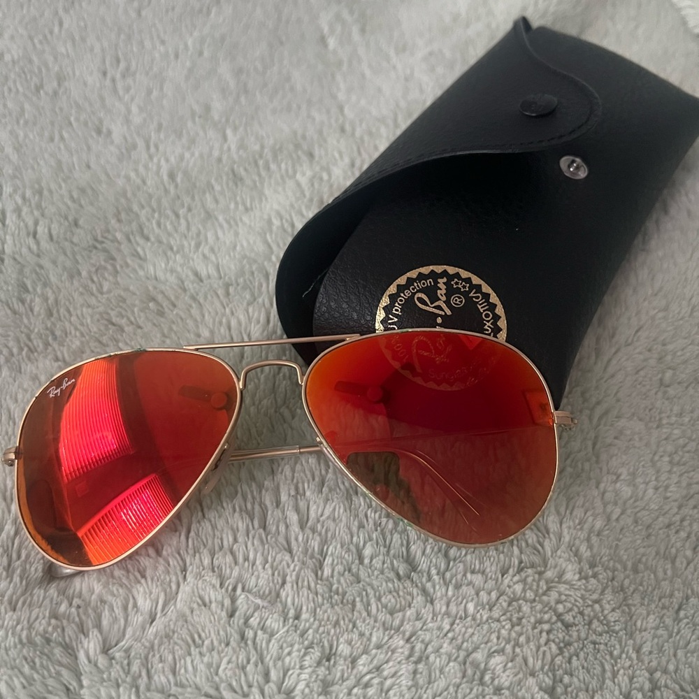 Ray-Ban Aviator Sunglasses with Red Lenses